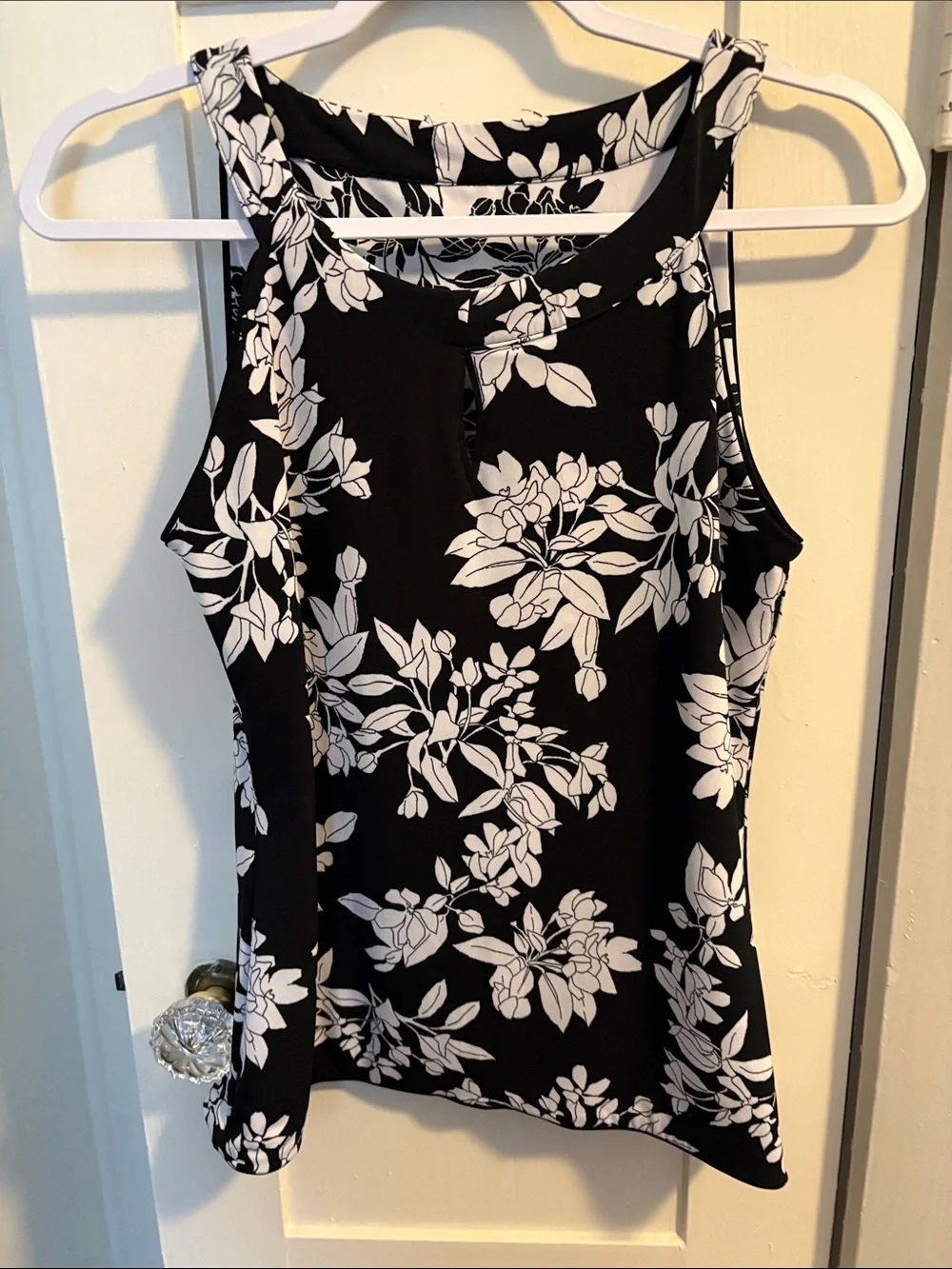 Women’s Black & White Floral Tank Top - Picture 3 of 5
